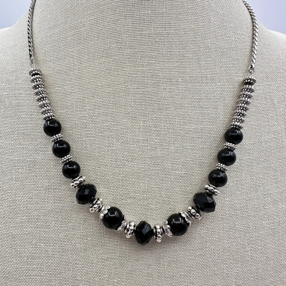 Vintage 90s Black Beaded Silver Tone Necklace Boho Classic Fashion Jewelry Boho